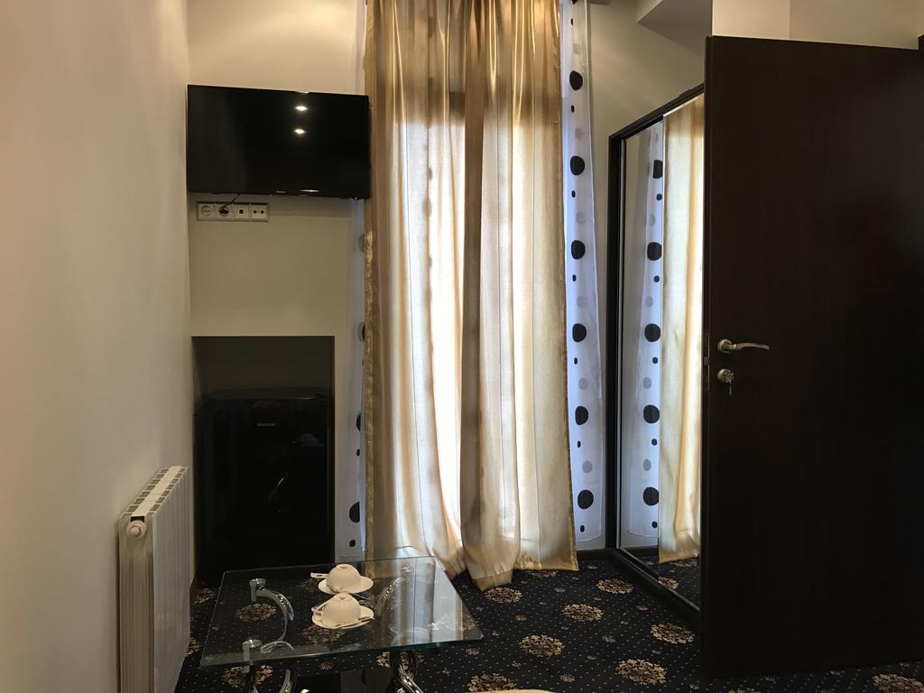 Du Vin Rouge Tbilisi 호텔 외부 사진
