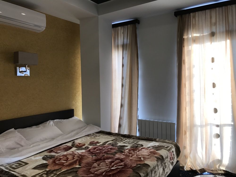 Du Vin Rouge Tbilisi 호텔 외부 사진